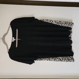 Umgee NWT Medium Black/Animal Print Top